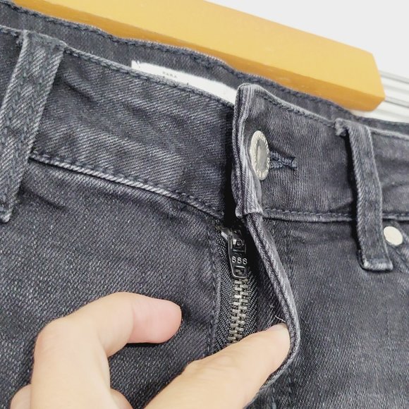 Zara Authentic Denim Jean Shorts Black Cut Off Raw Hem Distressed Pockets Size 4 - Picture 2 of 11